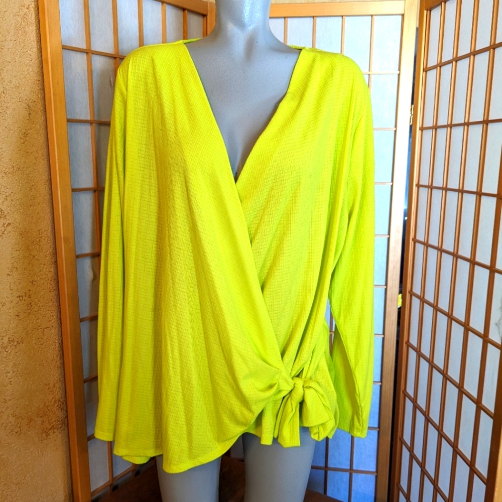 Lane Bryant criss cross top, sz 22/24